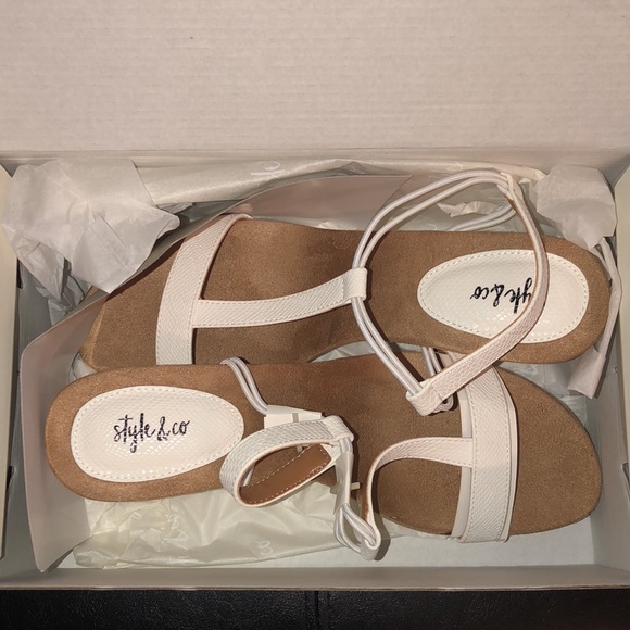 NEW LISTING! NIB Style & Co Mulan Sandals - Picture 2 of 9